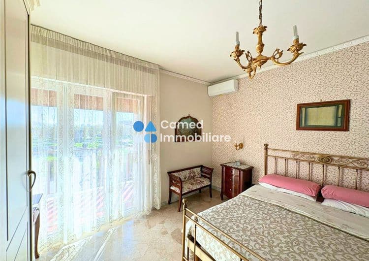 APPARTAMENTO IN PARCO PRIVATO