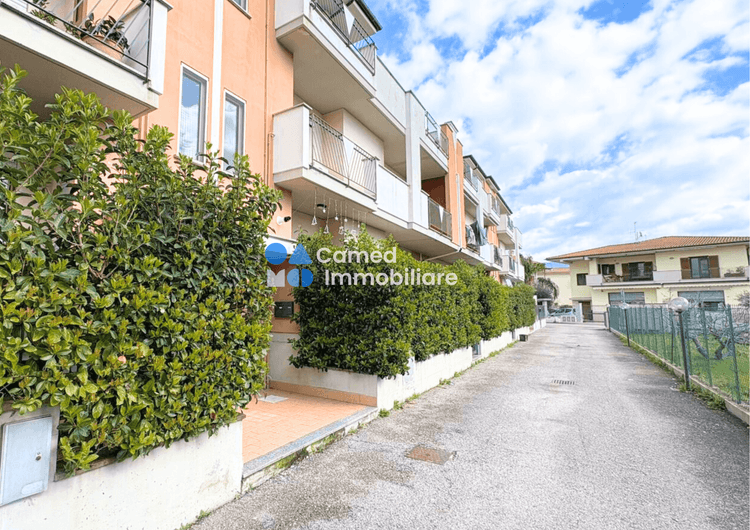 LIBERO ED AMPIO TRILOCALE FONDI